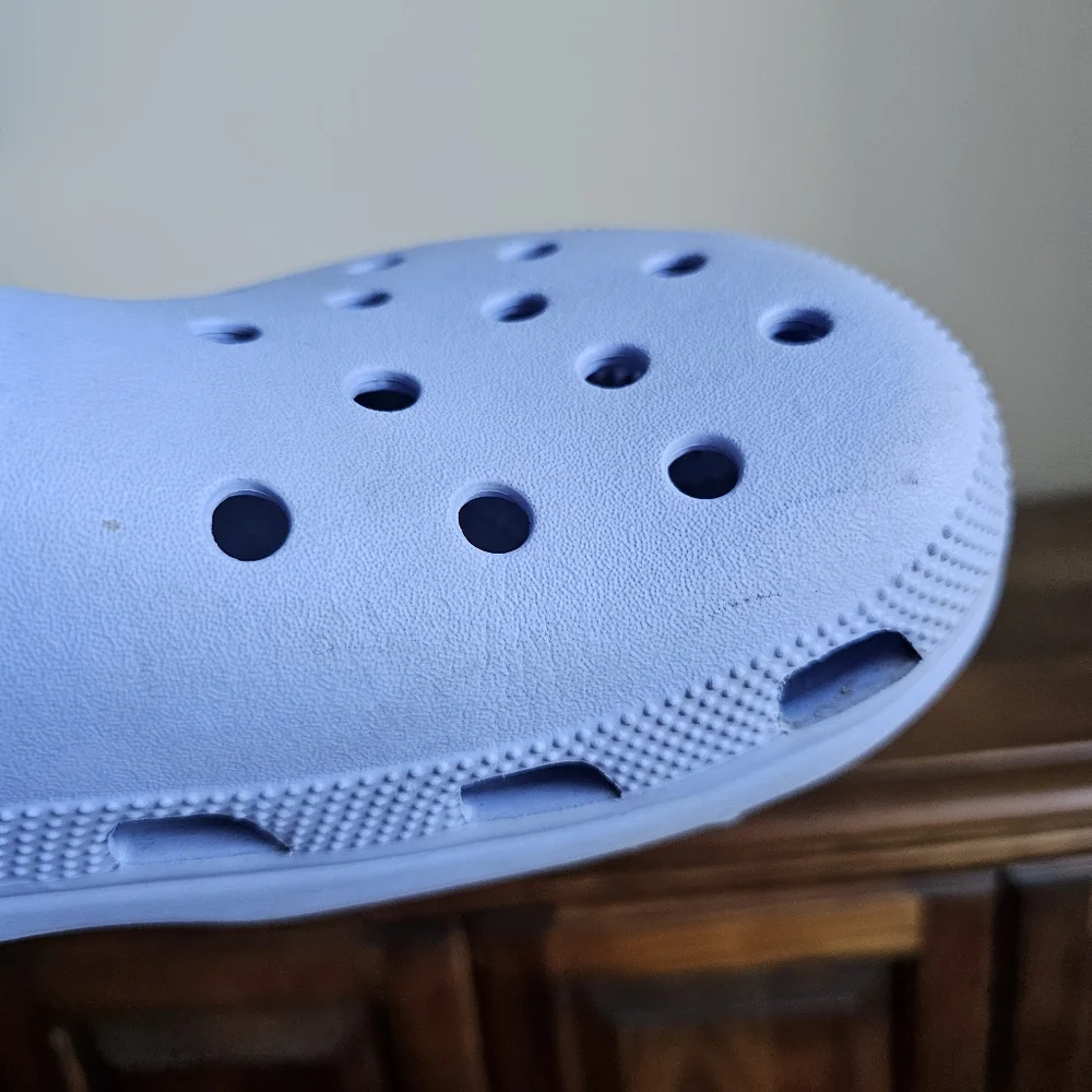 💎 Crocs Classic Clog Lavender Blue Men’s Size 12 Waterproof Comfort Slip-Ons